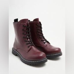 Burgundy combat boots size 6